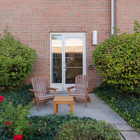 Hilton Garden Inn Saint Charles Exteriér fotografie