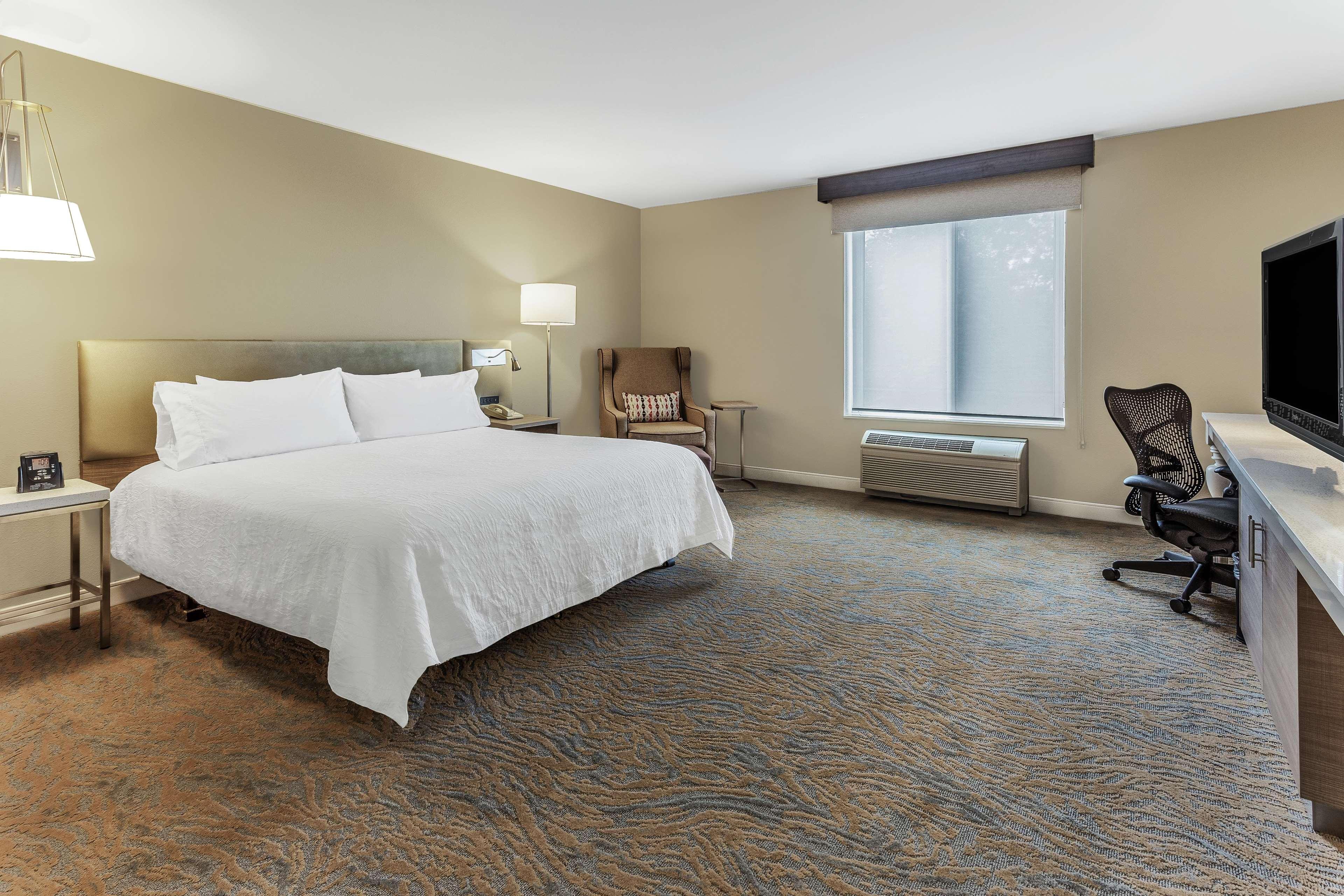 Hilton Garden Inn Saint Charles Exteriér fotografie