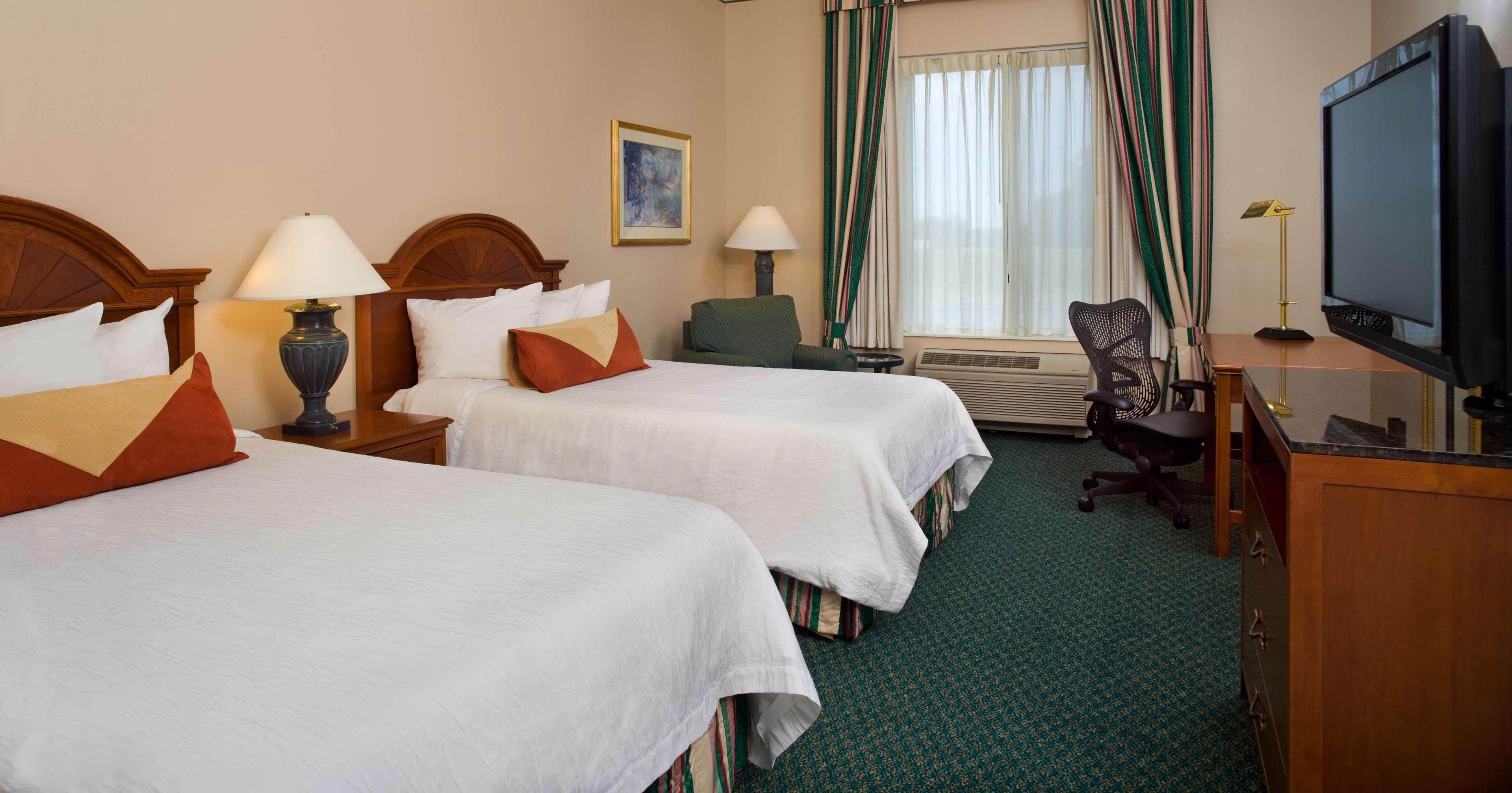 Hilton Garden Inn Saint Charles Exteriér fotografie