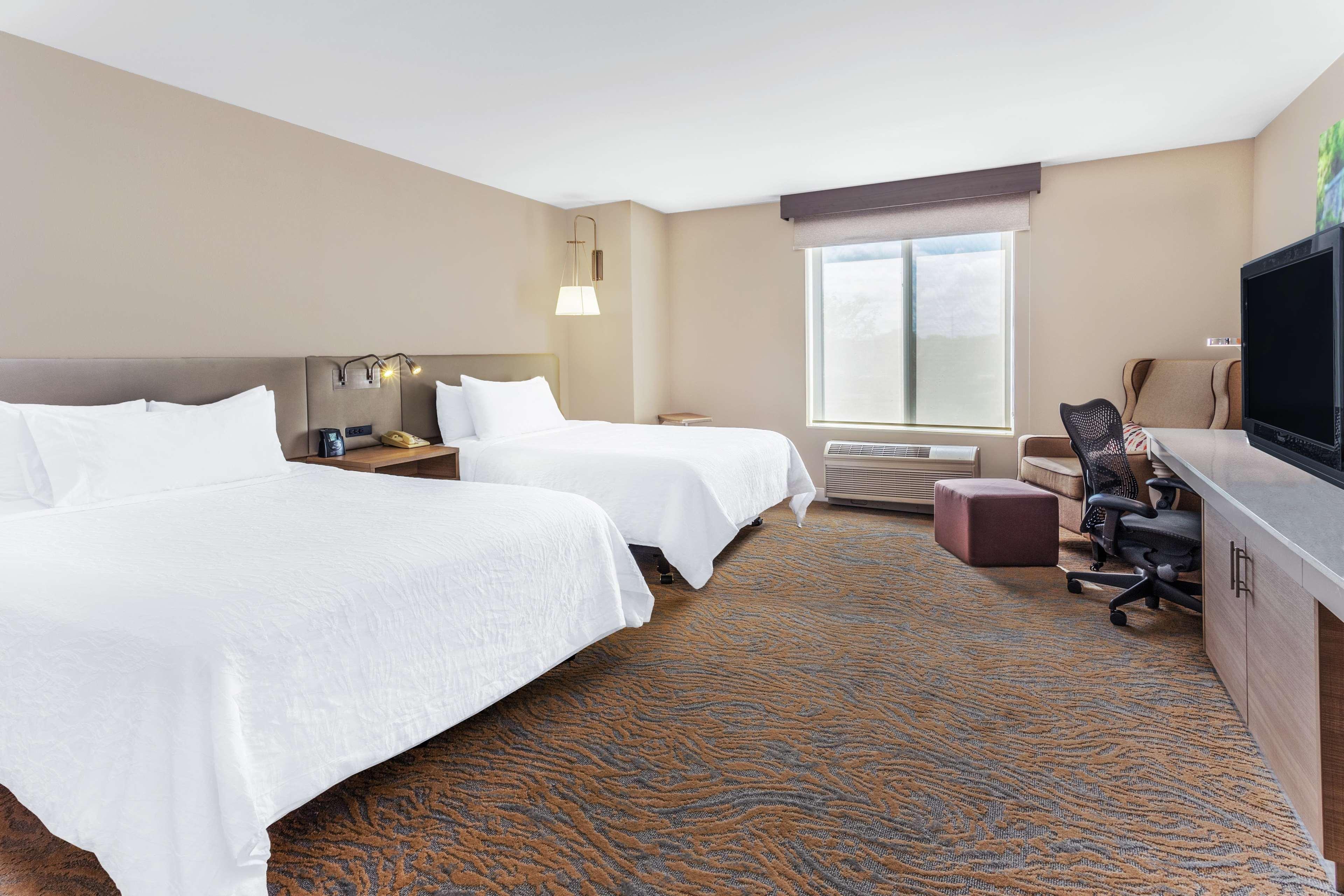 Hilton Garden Inn Saint Charles Exteriér fotografie
