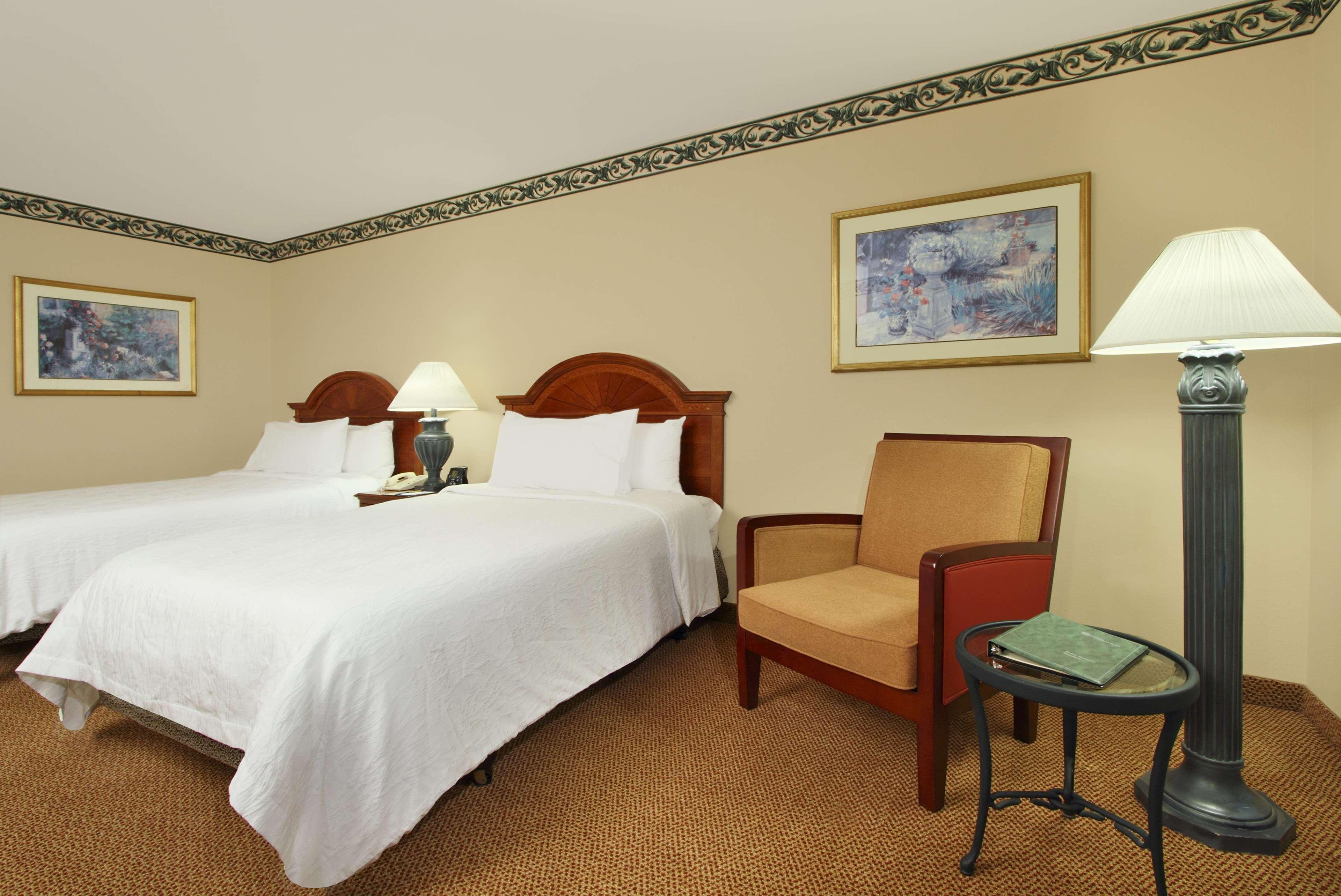 Hilton Garden Inn Saint Charles Exteriér fotografie