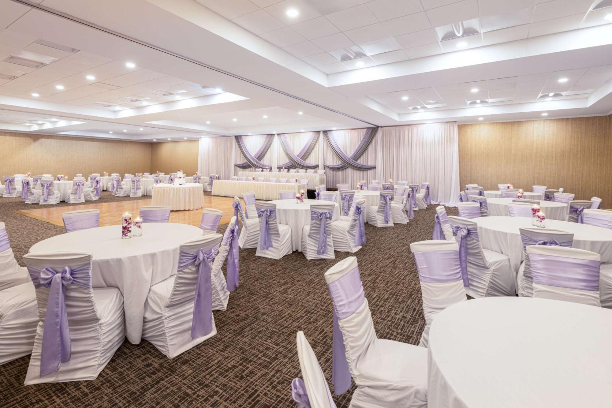Hilton Garden Inn Saint Charles Exteriér fotografie
